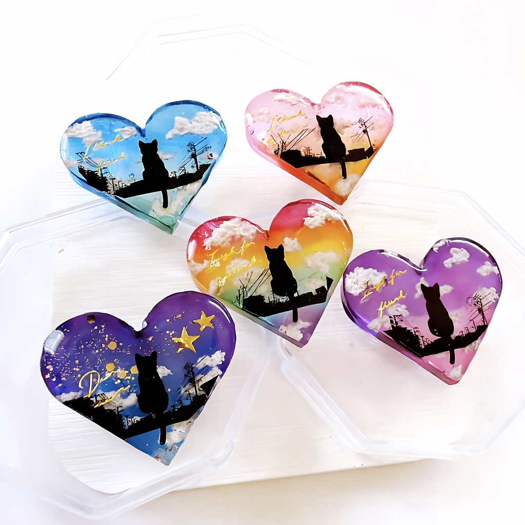 【選べる5カラー】小さな街の風景＆黒猫さん 雲レジン ハート ネックレス キーホルダー