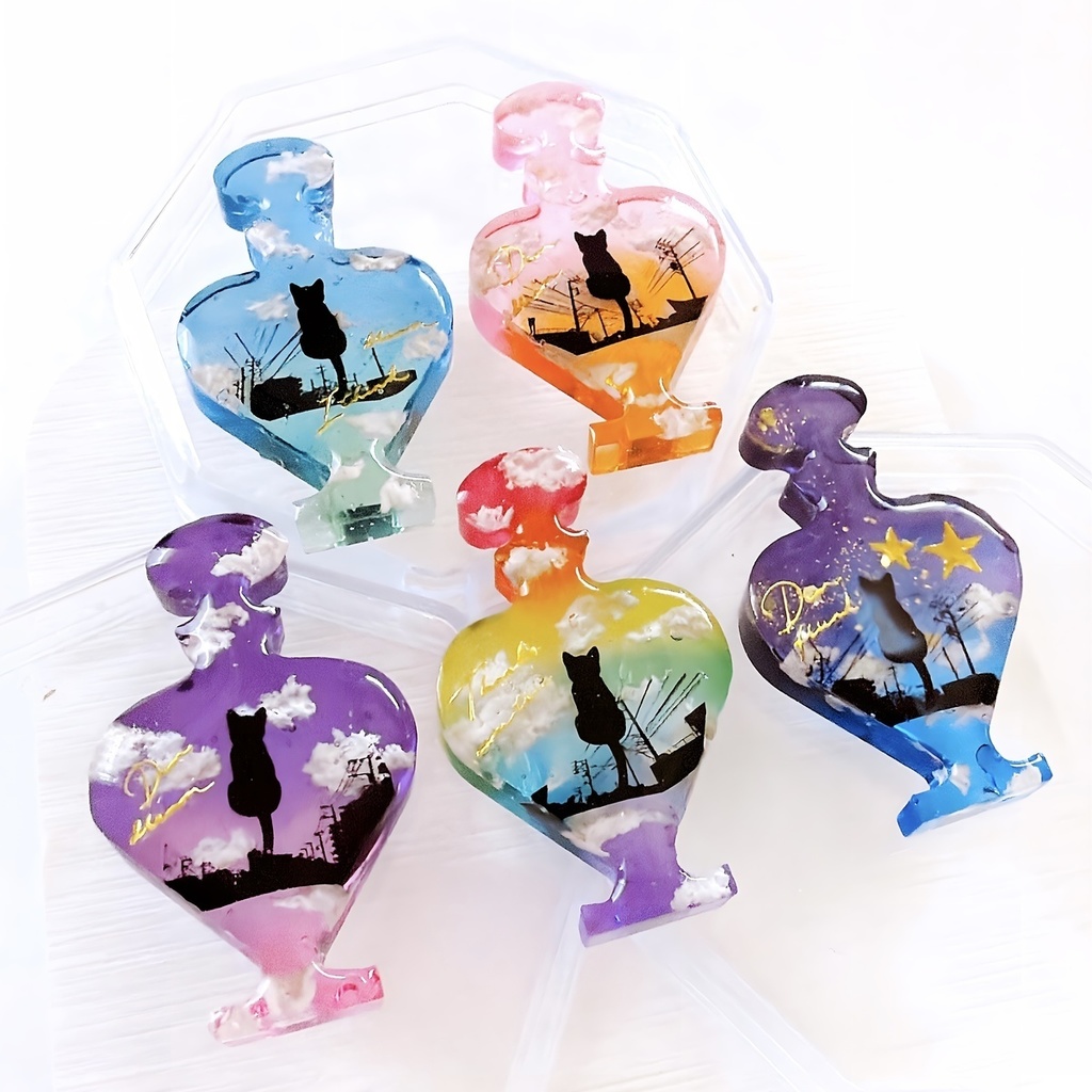 選べる5カラー 香水 小さな街の風景＆黒猫 雲レジン  ネックレス キーホルダー