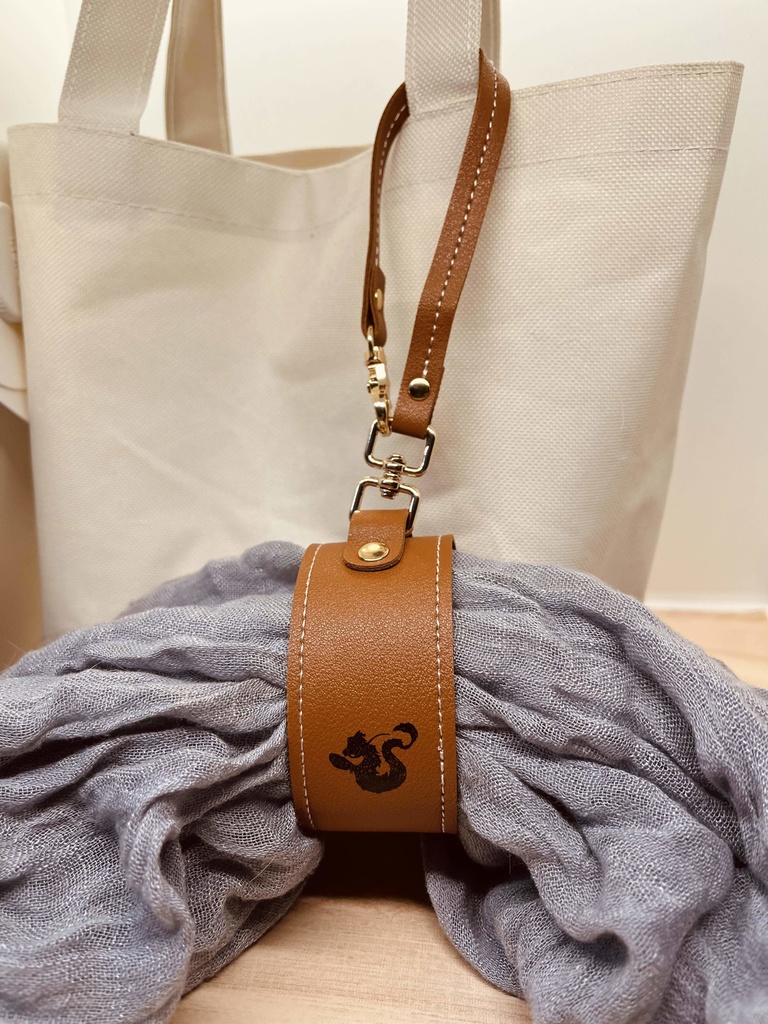 タツミモチーフ レザー マフラークリップ