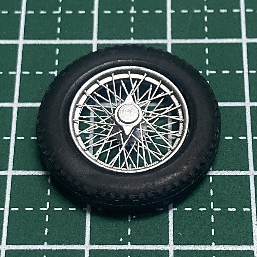 1/32 アストンマーチン ウルスタ―用ホイールセット