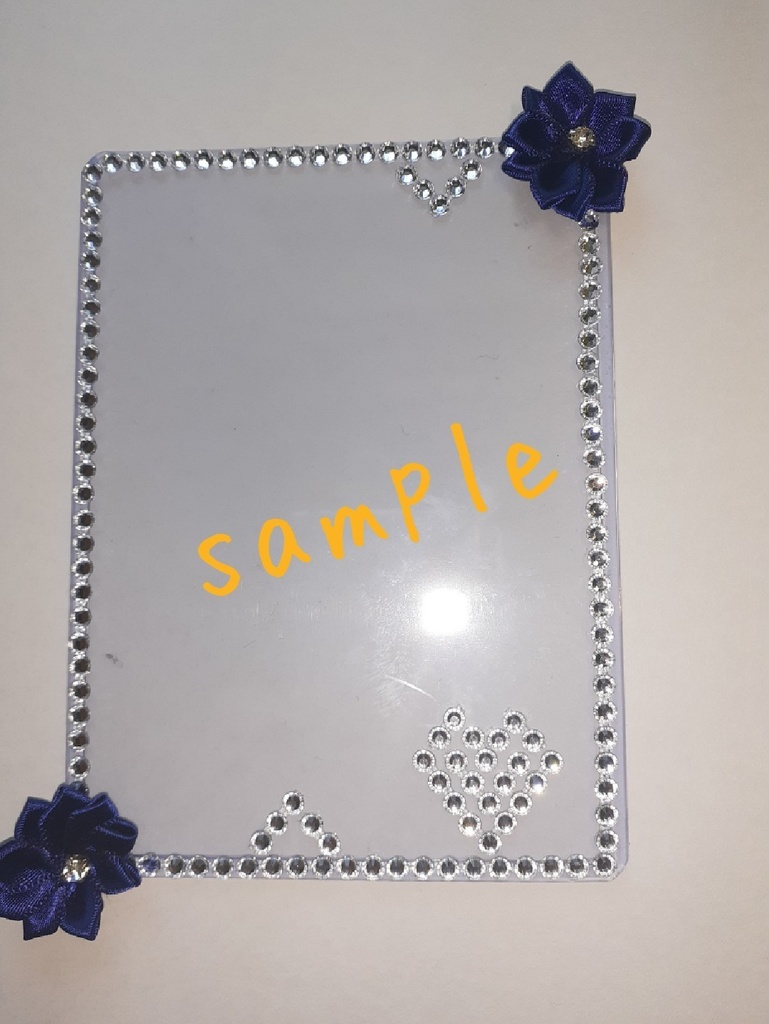 B7硬質ケースデコ 白、紺系