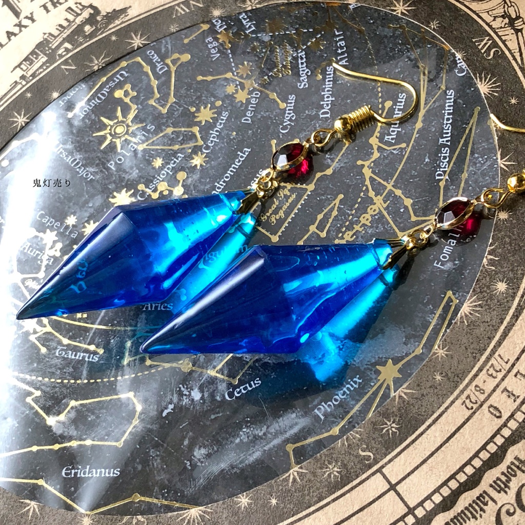 No.1305-E 雪の結晶☆チャームピアス・イヤリング(レッド) - ピアス