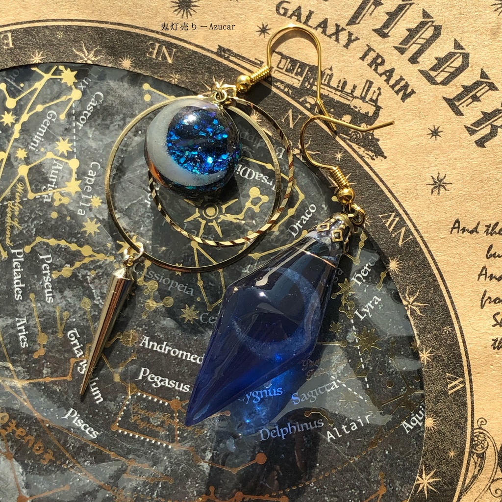 三日月サンセット オルゴナイト天球儀とペンデュラム 蓄光三日月 天体ピアス イヤリング