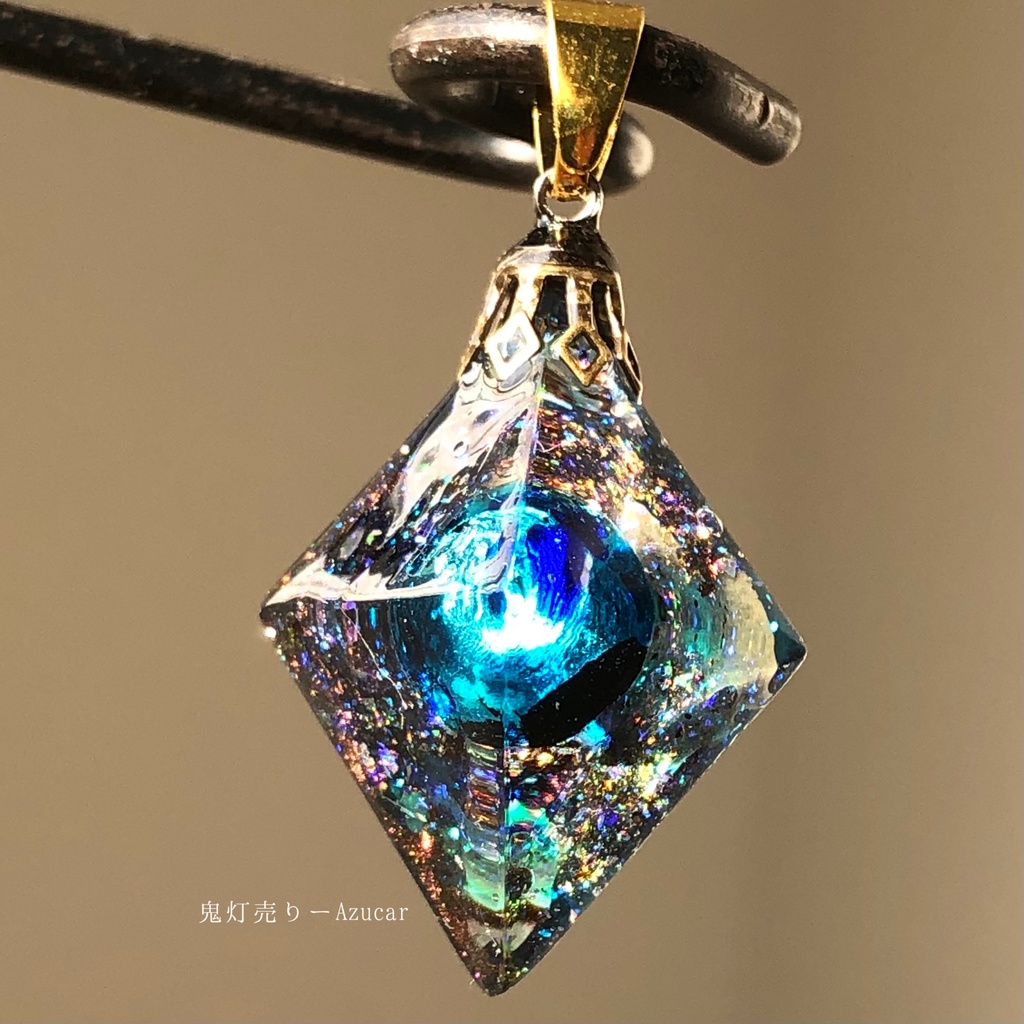 藍色世界への入り口。 オルゴナイト 蓄光蛍ガラス 八面体 フローライト ネックレス