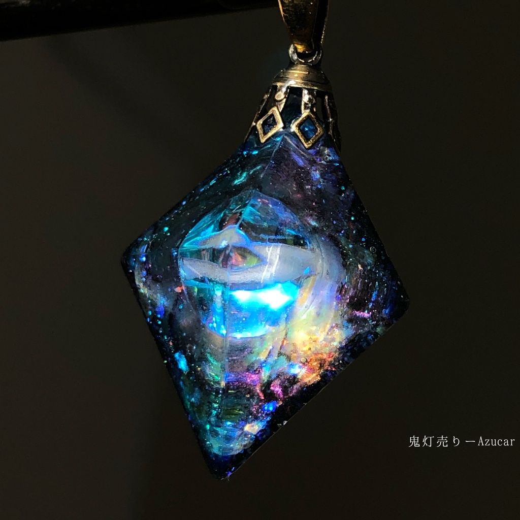 月の涙を集めて。 蓄光version オルゴナイト 8面体 フローライト 宇宙 ネックレス