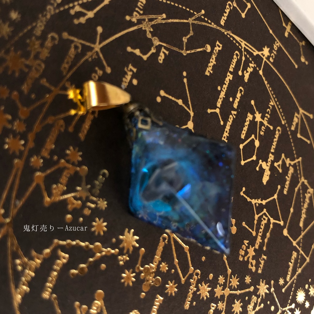 月の涙を集めて。 蓄光version オルゴナイト 8面体 フローライト 宇宙 ネックレス