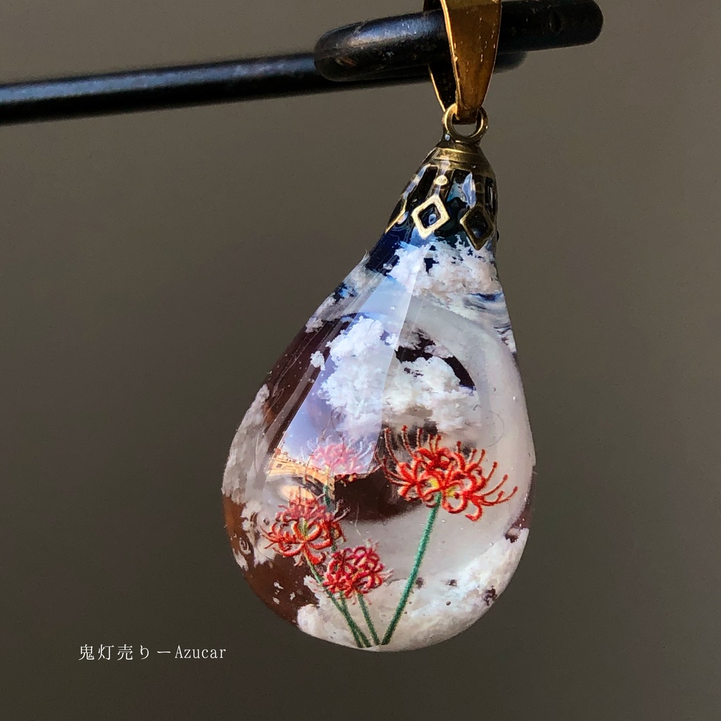 夕焼け空と三日月と彼岸花 雲レジン 蓄光三日月