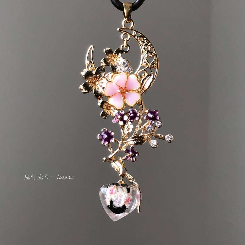 桜と勿忘草と鬼灯と。 色変化勿忘草とレジンほおずき さくらのネックレス