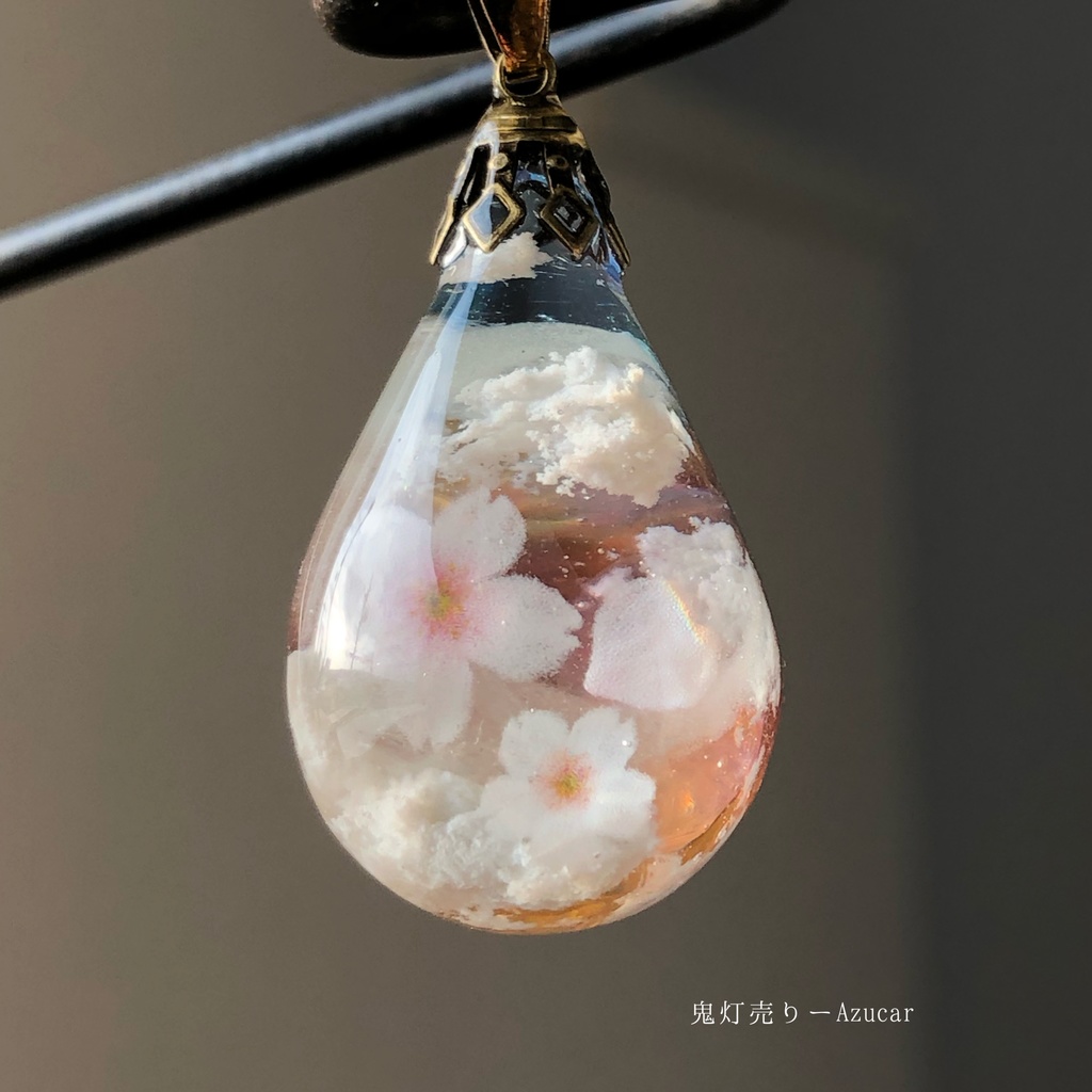 夕焼け空と三日月と桜。 雲レジン オルゴナイト ドロップ 蓄光 ネックレス