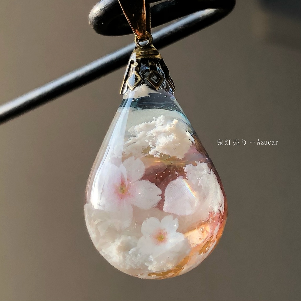 夕焼け空と三日月と桜。 雲レジン オルゴナイト ドロップ 蓄光 ネックレス
