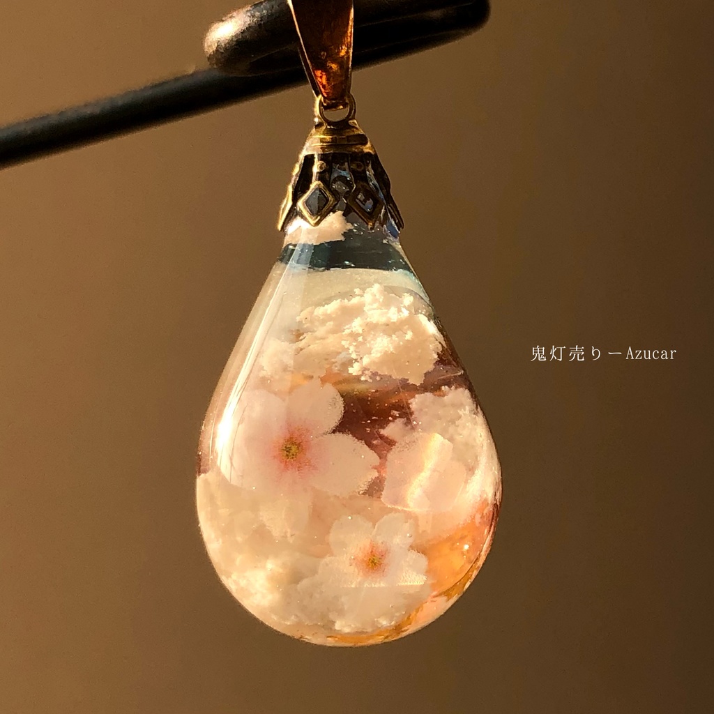 夕焼け空と三日月と桜。 雲レジン オルゴナイト ドロップ 蓄光 ネックレス