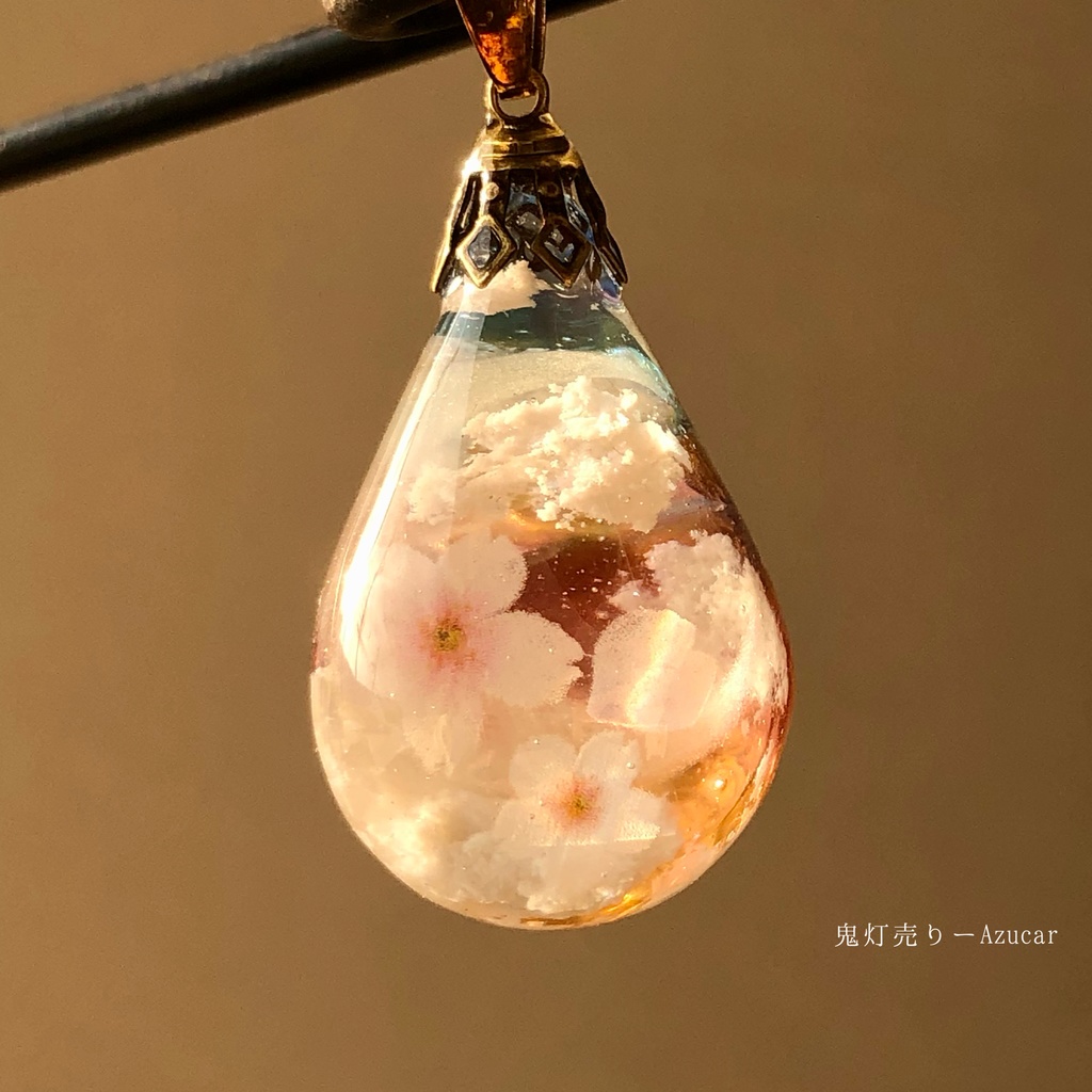 夕焼け空と三日月と桜。 雲レジン オルゴナイト ドロップ 蓄光 ネックレス