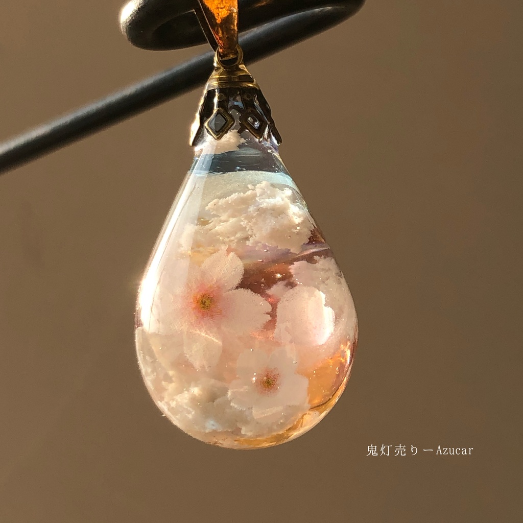 夕焼け空と三日月と桜。 雲レジン オルゴナイト ドロップ 蓄光 ネックレス