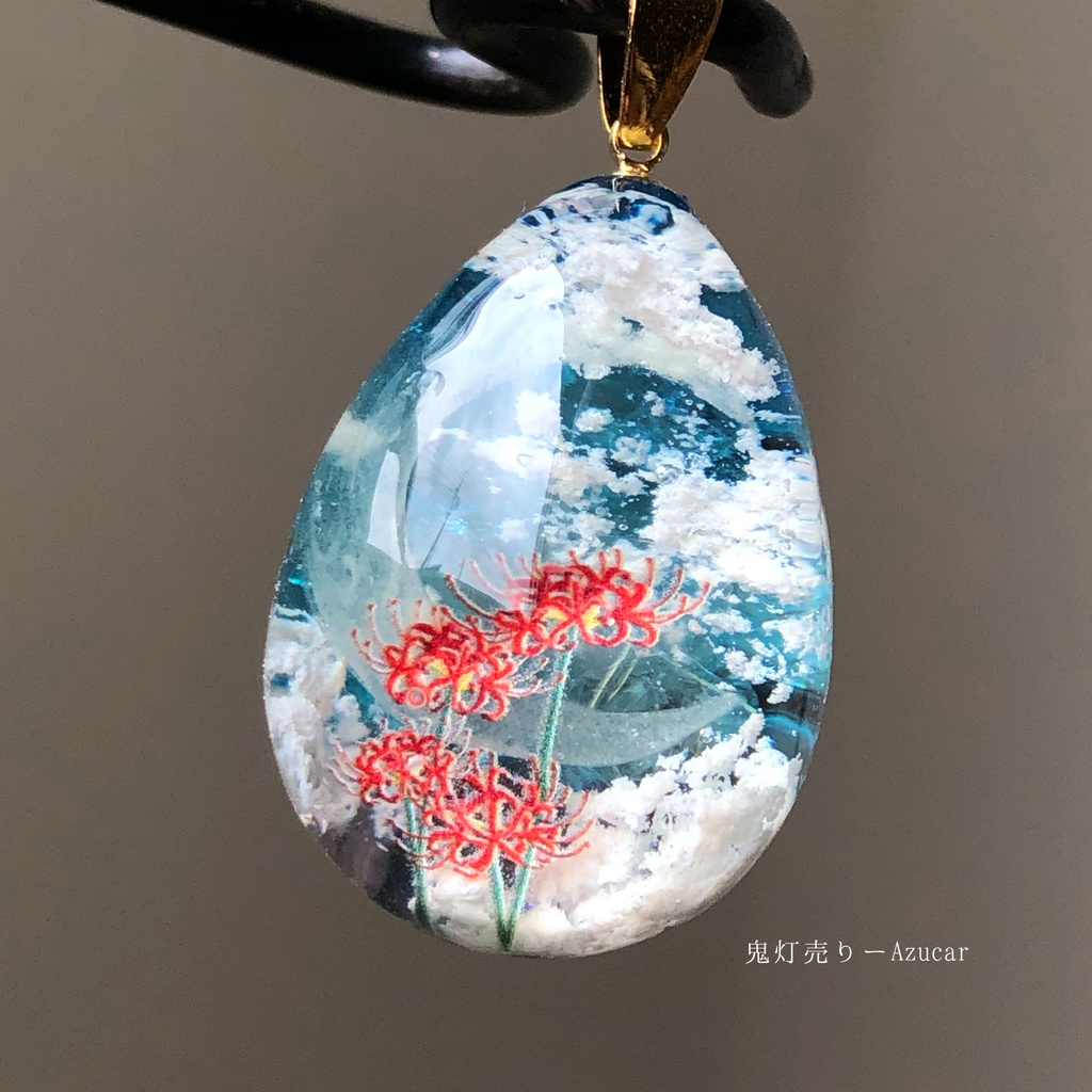 夜明け前の三日月と彼岸花。 オルゴナイト 雲レジン たまご型 蓄光 ネックレス