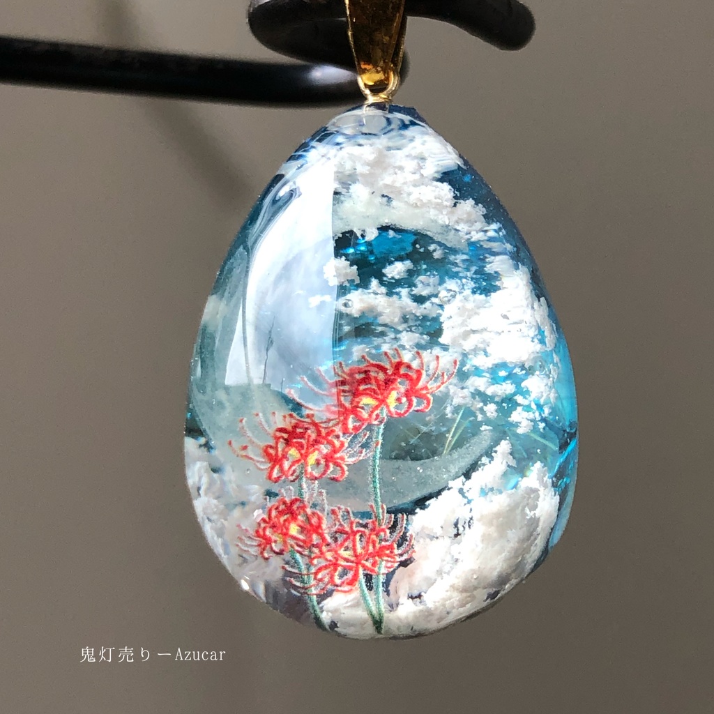 夜明け前の三日月と彼岸花。 オルゴナイト 雲レジン たまご型 蓄光 ネックレス