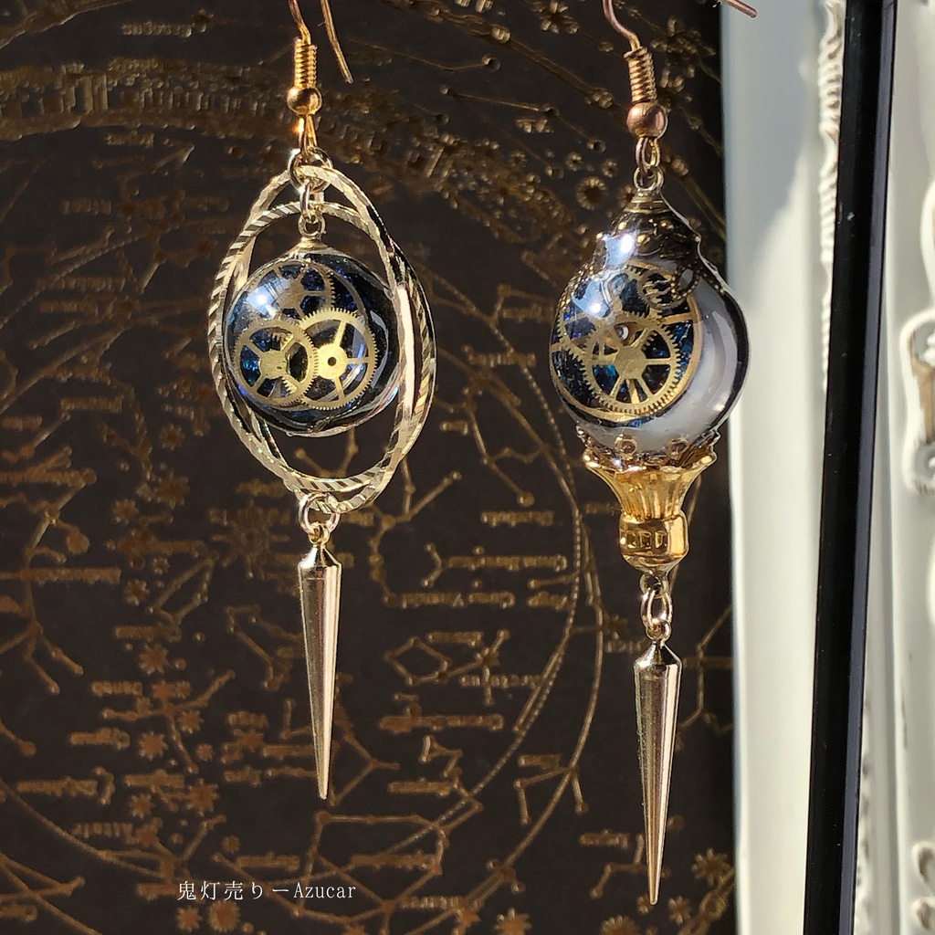 三日月とランタンの夜空時計 天球儀 歯車と蓄光三日月のスチームパンク ピアス イヤリング