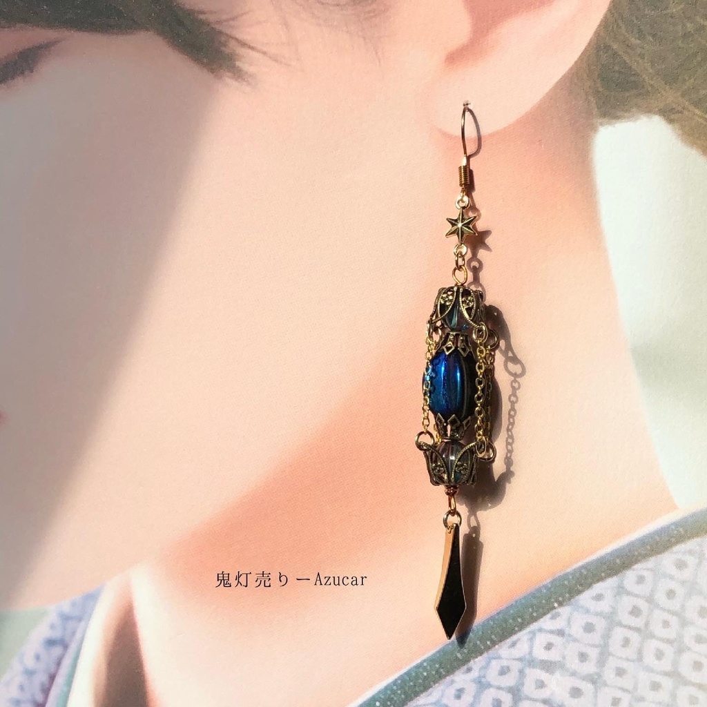 魔法使いの夜空ランタンと上弦の月の蓄光オルゴナイトペンデュラム ピアス イヤリング