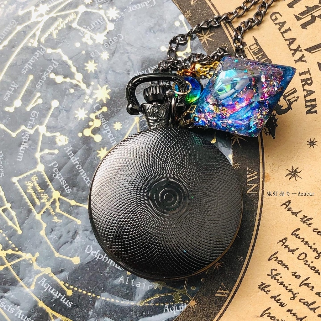 ★星空と歯車と星の蓄光宇宙レジンオルゴナイトフローライト付き、懐中時計version★