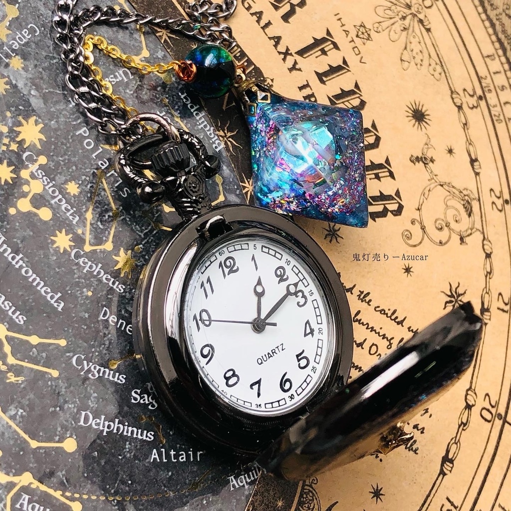 ★星空と歯車と星の蓄光宇宙レジンオルゴナイトフローライト付き、懐中時計version★
