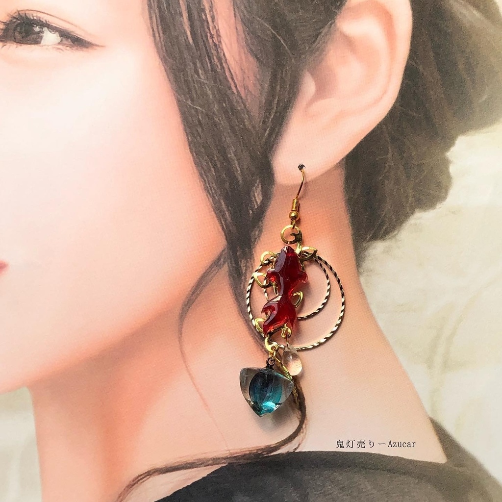 金魚に九尾狐舞い踊り、鬼灯咲く 色変化勿忘草と雫付きの和風ピアス イヤリング★ 和装小物 着物や浴衣 袴 普段使いにも。