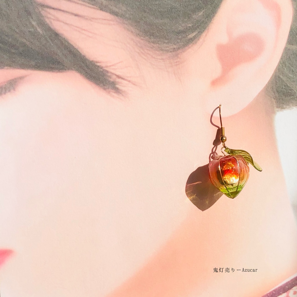 紅オレンジ黄緑の鬼灯 蓄光ホタルガラス入り、和風ピアス イヤリング 和装小物や普段使いにも★ ワイヤー使用したディップアート調レジンほおずき☆