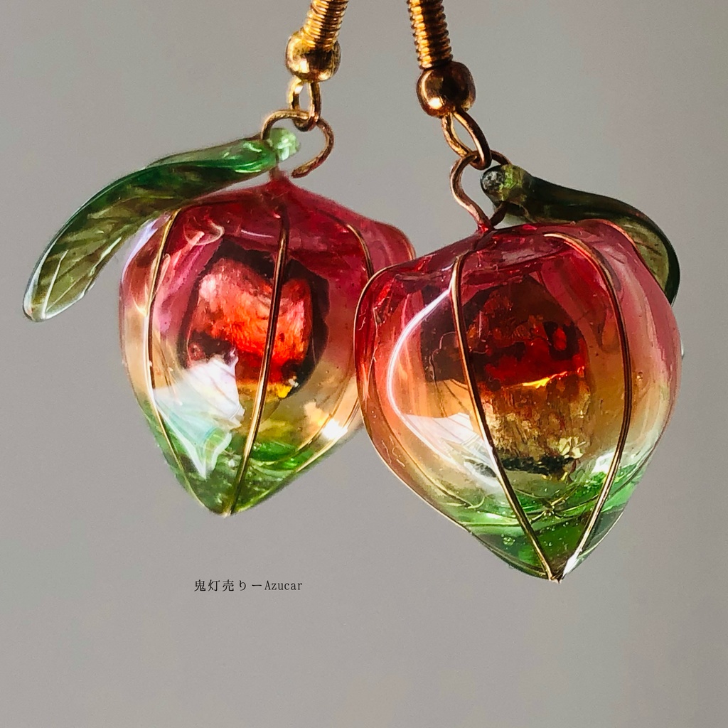 紅オレンジ黄緑の鬼灯 蓄光ホタルガラス入り、和風ピアス イヤリング 和装小物や普段使いにも★ ワイヤー使用したディップアート調レジンほおずき☆
