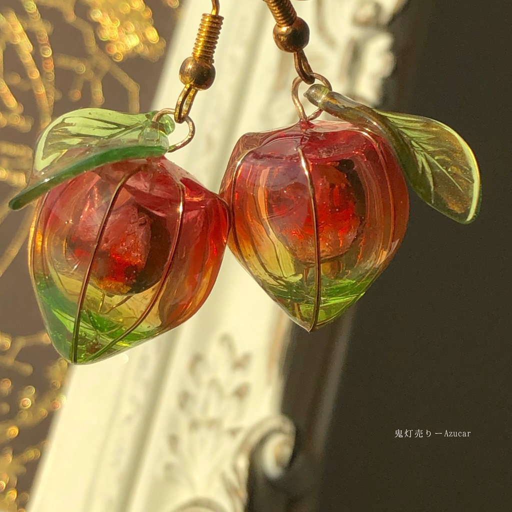 紅オレンジ黄緑の鬼灯 蓄光ホタルガラス入り、和風ピアス イヤリング 和装小物や普段使いにも★ ワイヤー使用したディップアート調レジンほおずき☆