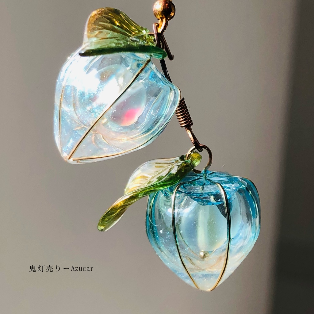 氷のグラデーション鬼灯レジン ワイヤー使用ディップアート調 和風ピアス イヤリング 和装小物や普段使いにも★