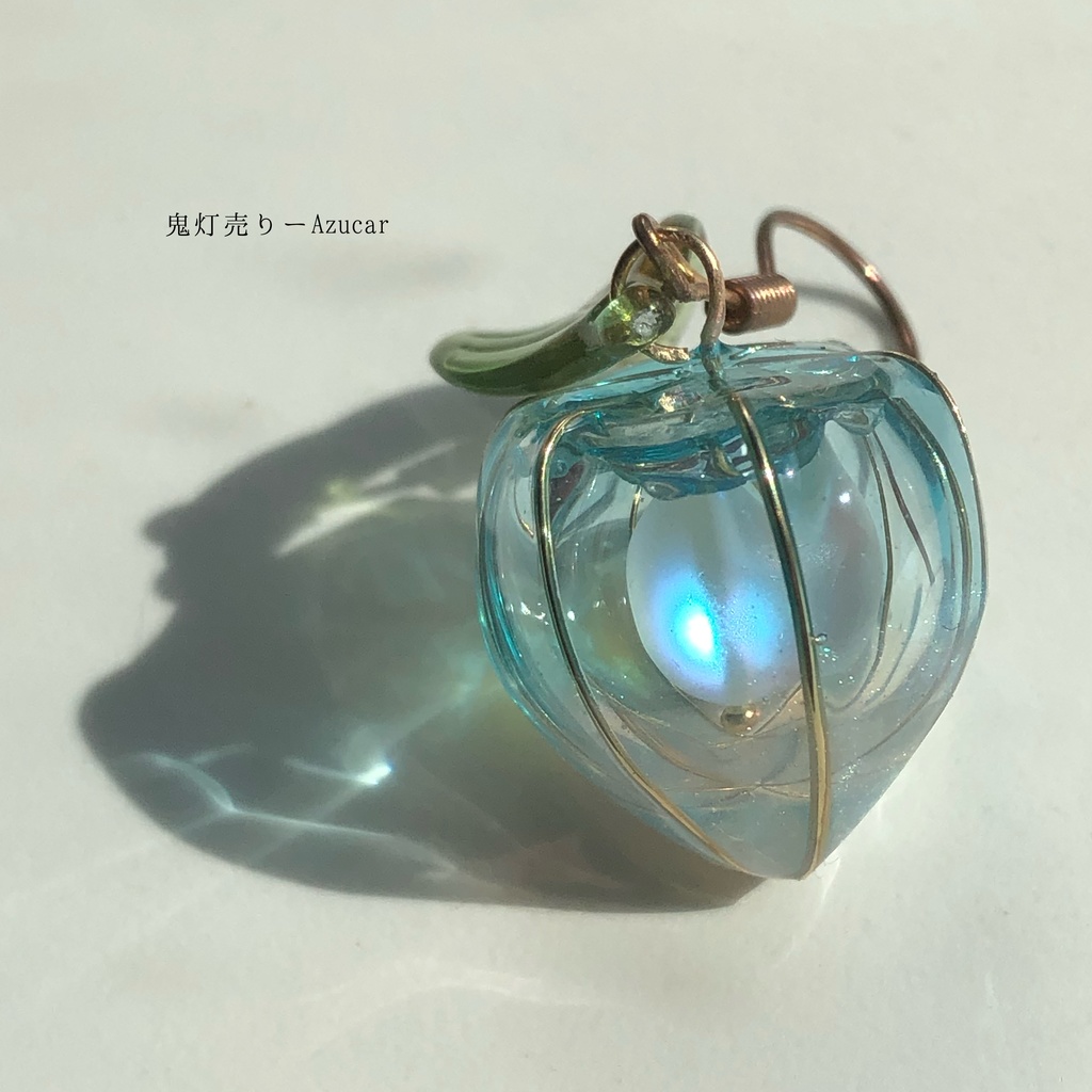 氷のグラデーション鬼灯レジン ワイヤー使用ディップアート調 和風ピアス イヤリング 和装小物や普段使いにも★