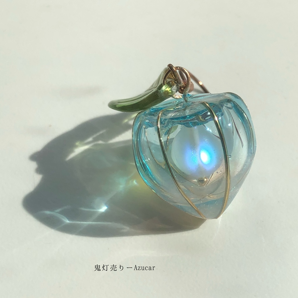 氷のグラデーション鬼灯レジン ワイヤー使用ディップアート調 和風ピアス イヤリング 和装小物や普段使いにも★