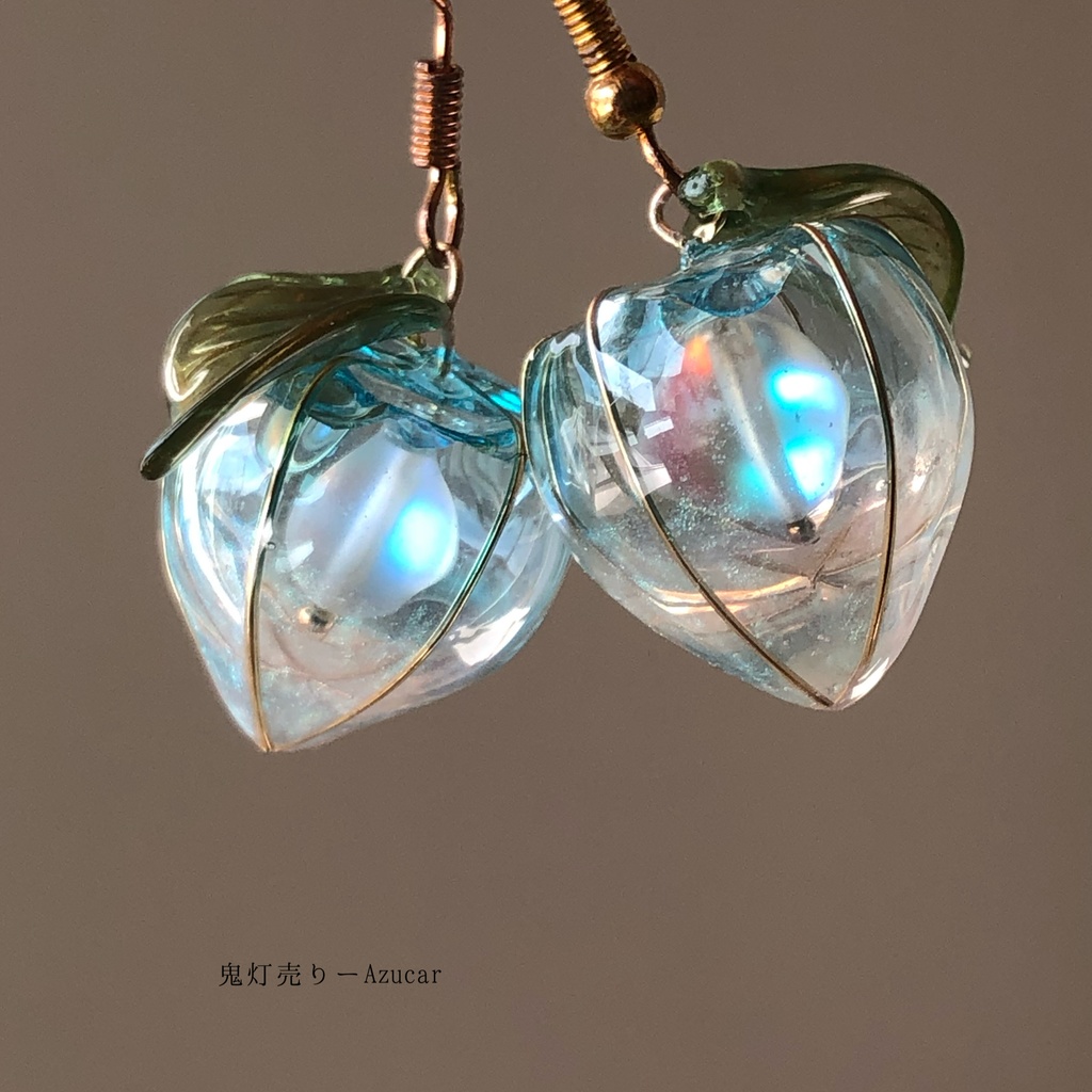 氷のグラデーション鬼灯レジン ワイヤー使用ディップアート調 和風ピアス イヤリング 和装小物や普段使いにも★