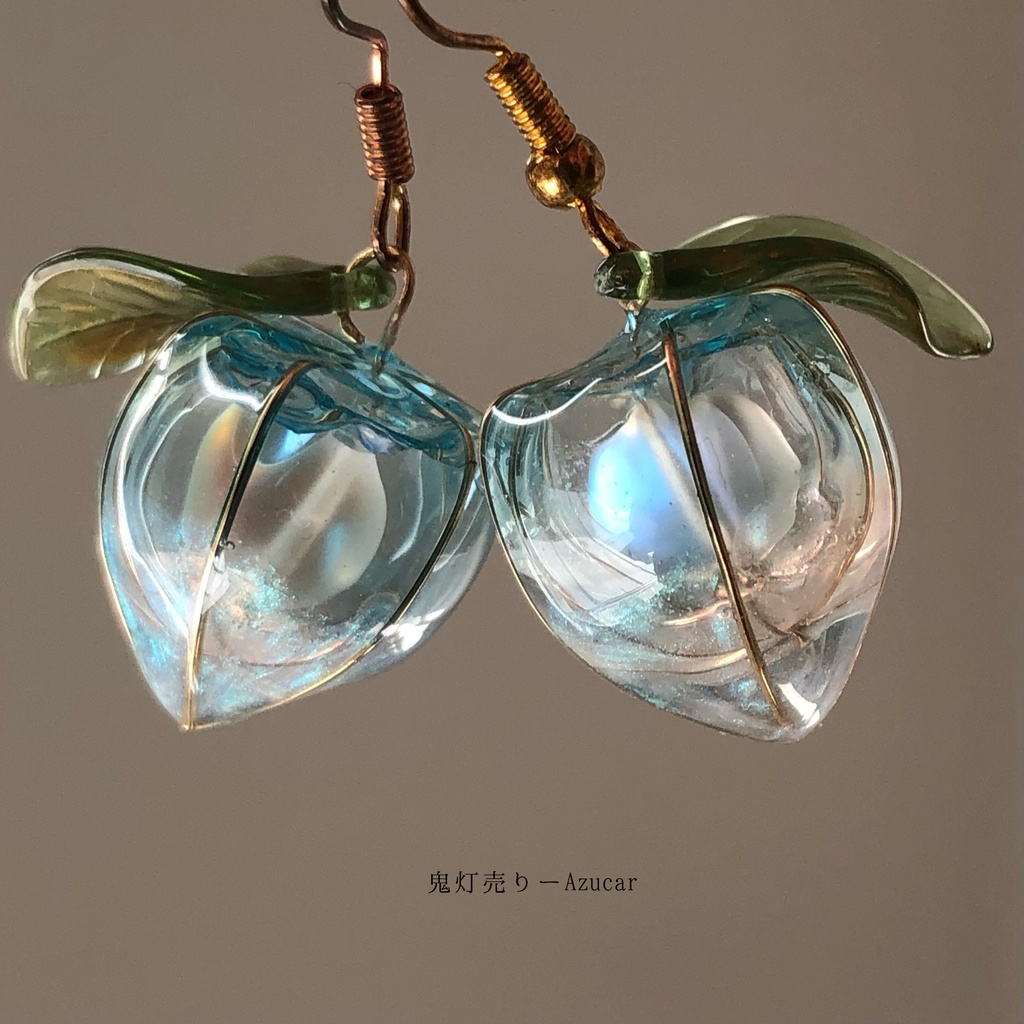 氷のグラデーション鬼灯レジン ワイヤー使用ディップアート調 和風ピアス イヤリング 和装小物や普段使いにも★