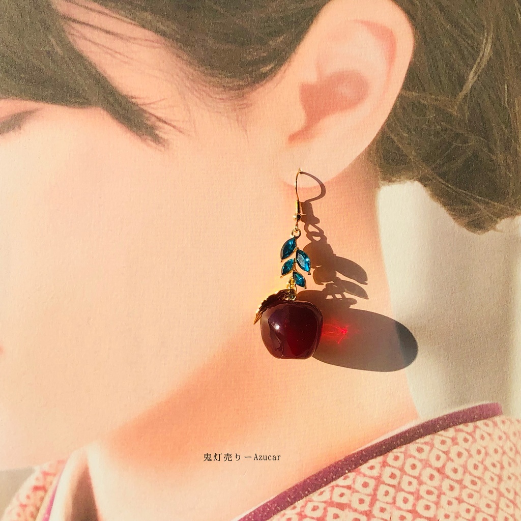 紅林檎とドライフラワー赤薔薇とダイヤのゴシックピアス イヤリング★