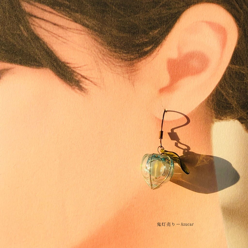 氷と蓄光蒼鬼灯レジン ワイヤー使用ディップアート調 和風ピアス イヤリング 和装小物や普段使いにも★