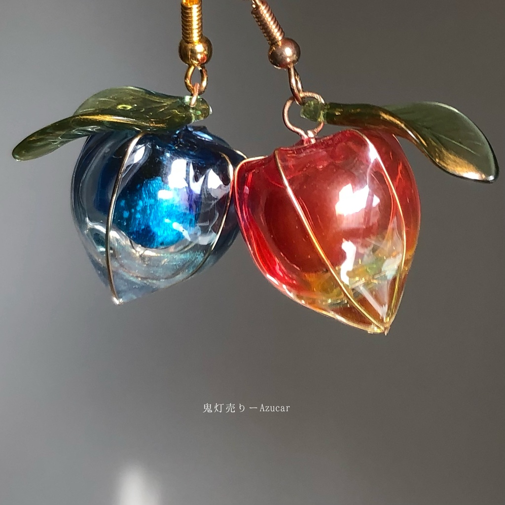 紅オレンジほおずきと蓄光蒼鬼灯レジン ワイヤー使用ディップアート調 和風ピアス イヤリング 和装小物や普段使いにも★