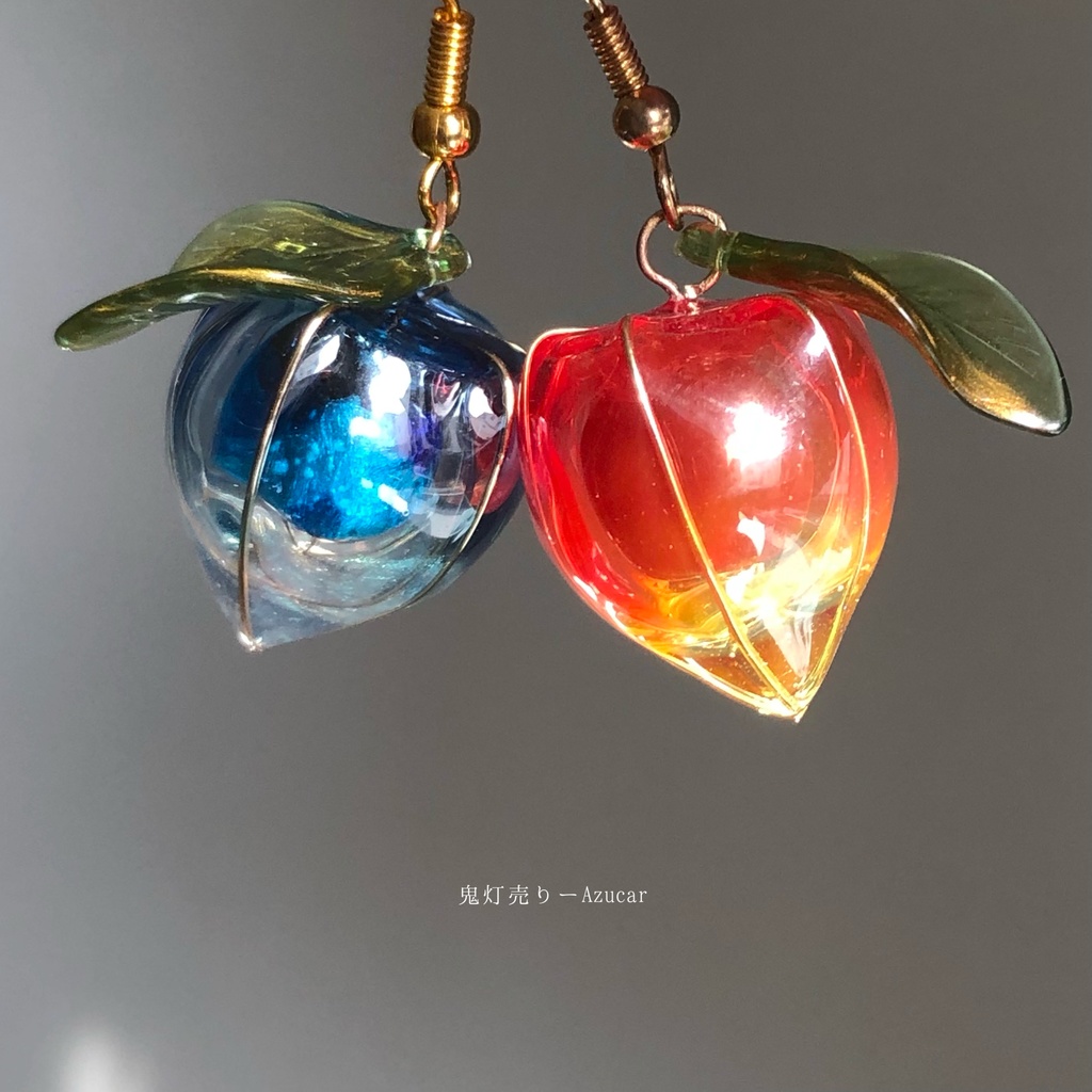 紅オレンジほおずきと蓄光蒼鬼灯レジン ワイヤー使用ディップアート調 和風ピアス イヤリング 和装小物や普段使いにも★