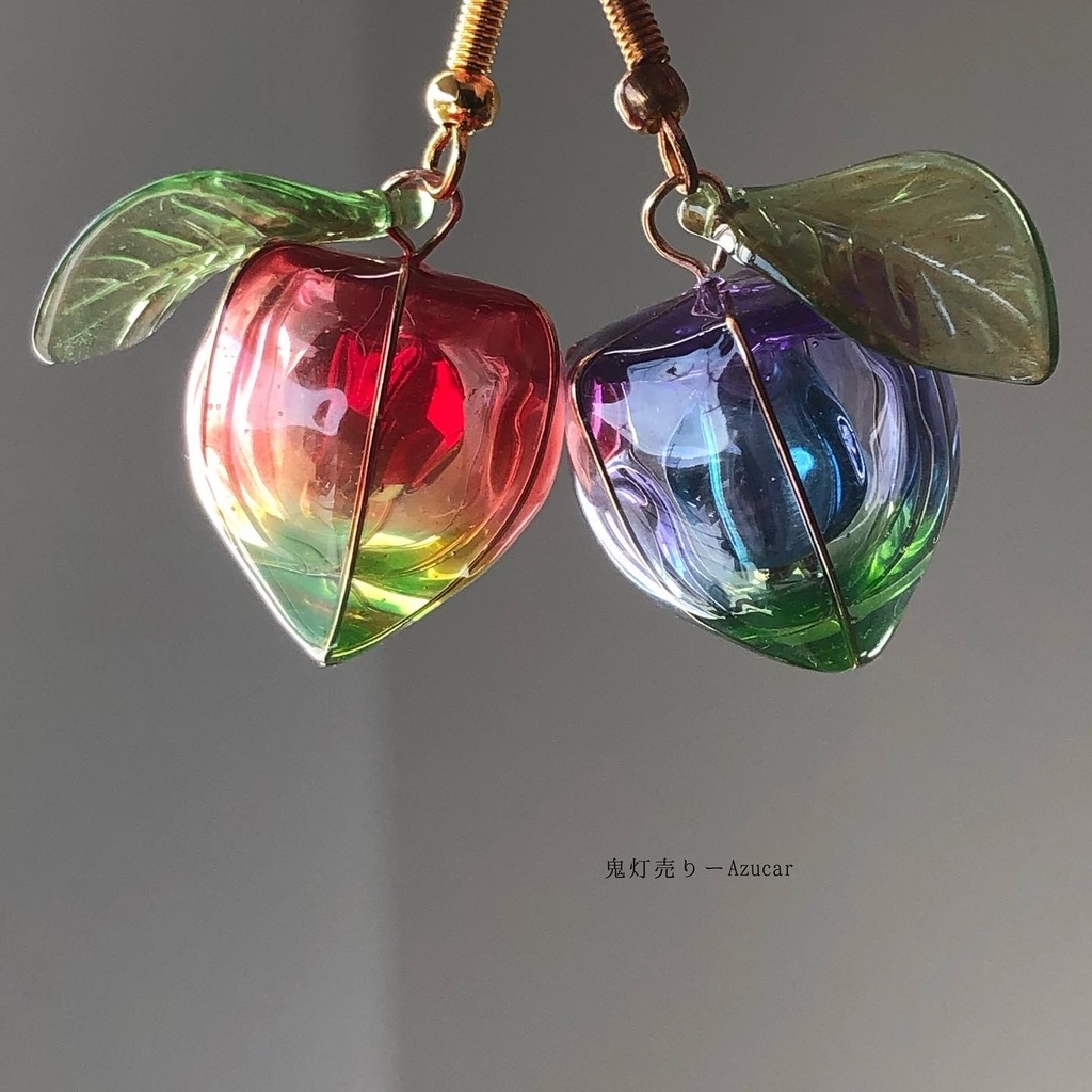 紅オレンジ鬼灯と青紫鬼灯の和風ピアス イヤリング レジンとワイヤー使ったディップアート調☆