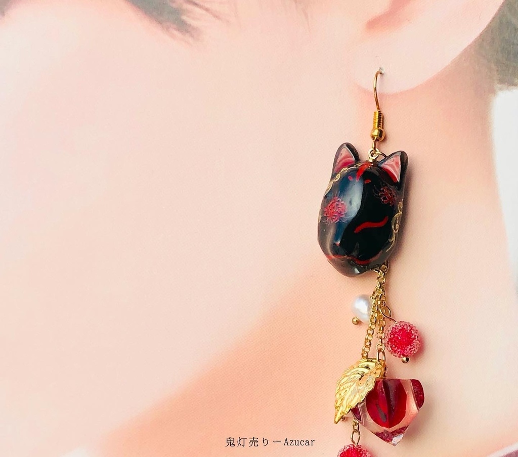 彼岸花柄の狐面と鬼灯と九尾狐、タッセルの和風ピアス イヤリング