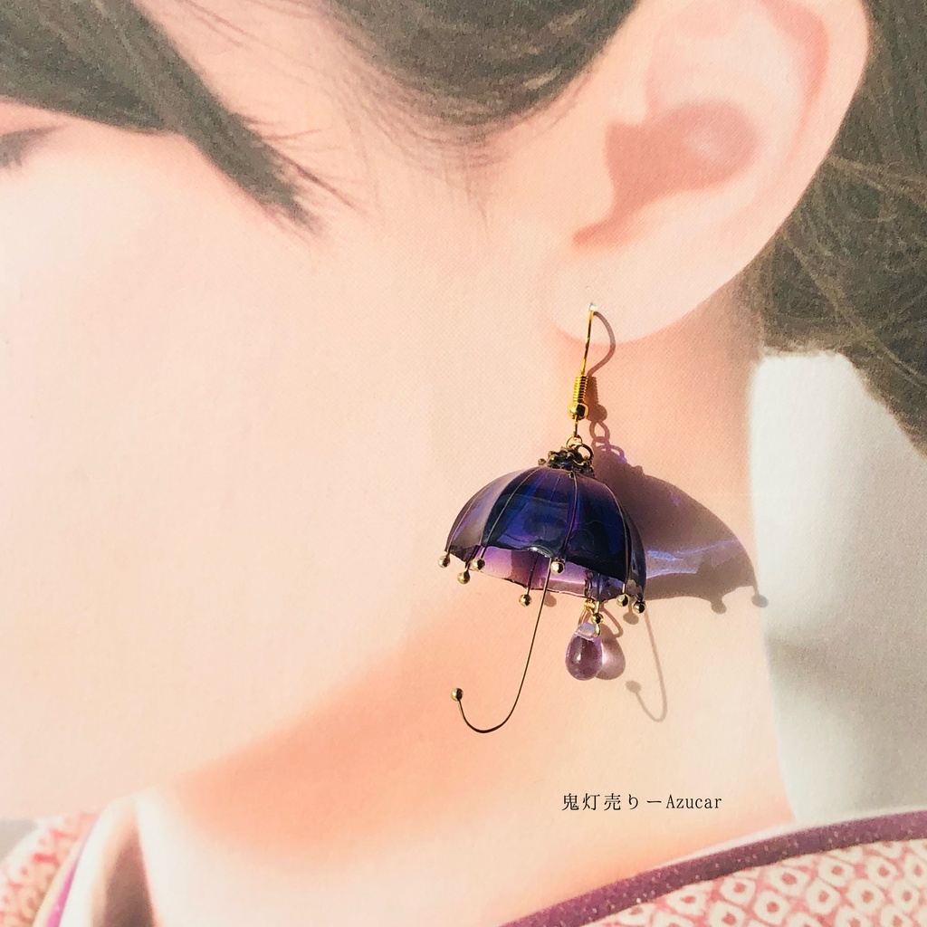 狐の嫁入り 彼岸花柄の狐面と鬼灯と傘の和風ピアス イヤリング