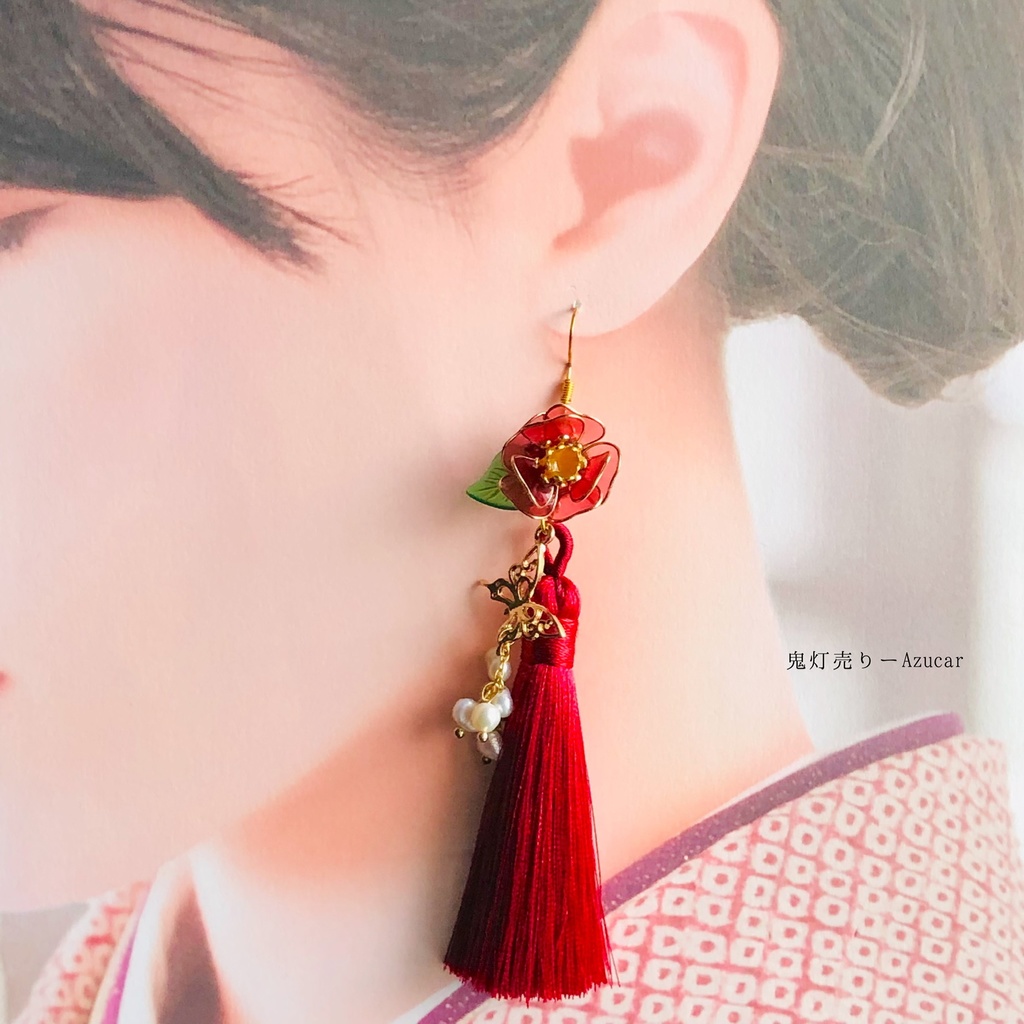 彼岸花柄の狐面と鬼灯と椿の和風ピアス イヤリング 淡水パールとタッセル、蝶々付きの和装小物★ 着物や浴衣、袴などセレモニー、成人式などにも☆