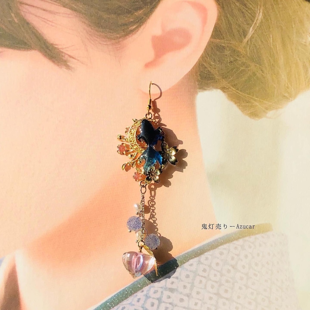 蒼金魚と鬼灯と桜の和風ピアス イヤリング 蝶々と淡水パール、ロングタッセル付き 着物や袴 成人式の和装小物にも☆