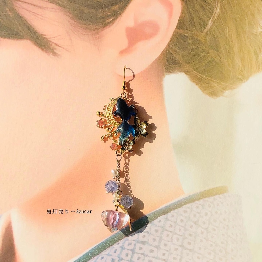 蒼金魚と鬼灯と桜の和風ピアス イヤリング 蝶々と淡水パール、ロングタッセル付き 着物や袴 成人式の和装小物にも☆