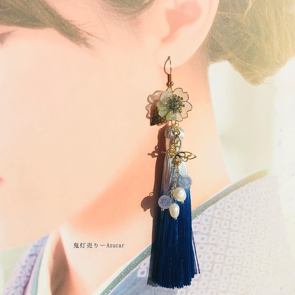 蒼金魚と鬼灯と青桜の和風ピアス イヤリング 蝶々と淡水パール、ロングタッセル付き 着物や袴 成人式の和装小物にも☆