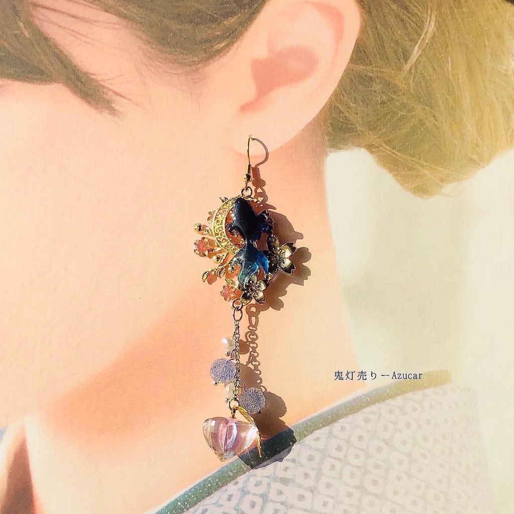 蒼金魚と鬼灯と青桜の和風ピアス イヤリング 蝶々と淡水パール、ロングタッセル付き 着物や袴 成人式の和装小物にも☆