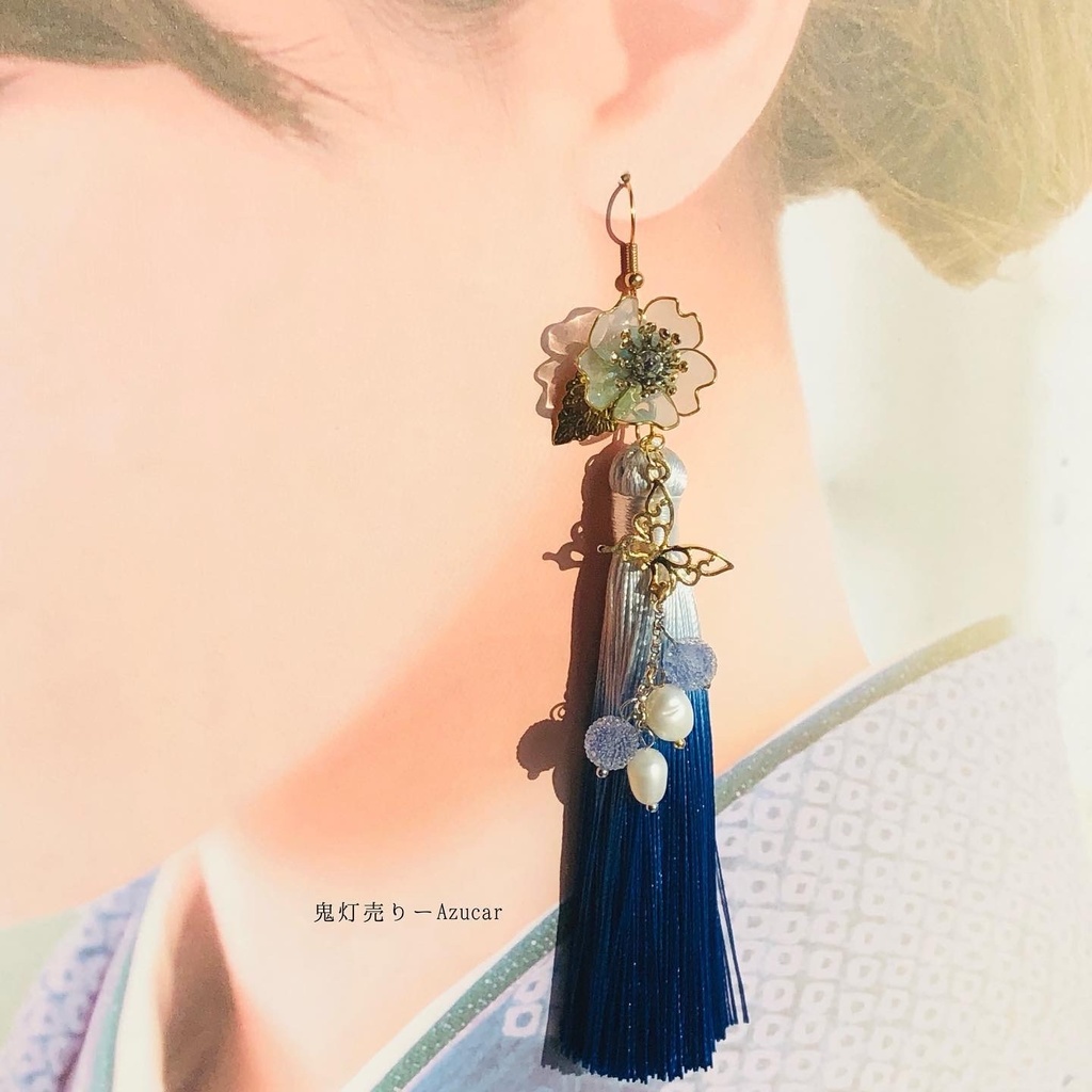 蒼金魚と鬼灯と青桜の和風ピアス イヤリング 蝶々と淡水パール、ロングタッセル付き 着物や袴 成人式の和装小物にも☆