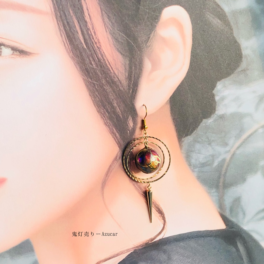 三日月天球儀と魔法陣ランタンのスチームパンクピアス イヤリング