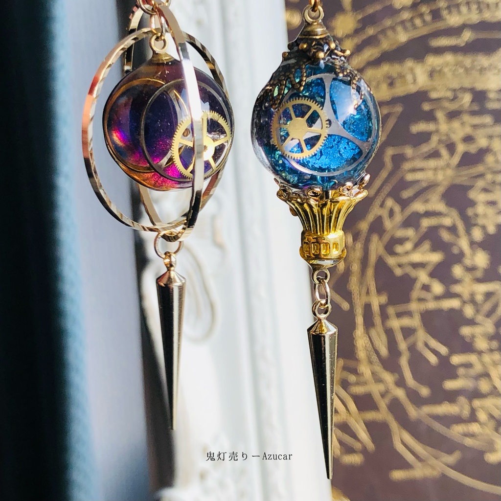 三日月天球儀と魔法陣ランタンのスチームパンクピアス イヤリング