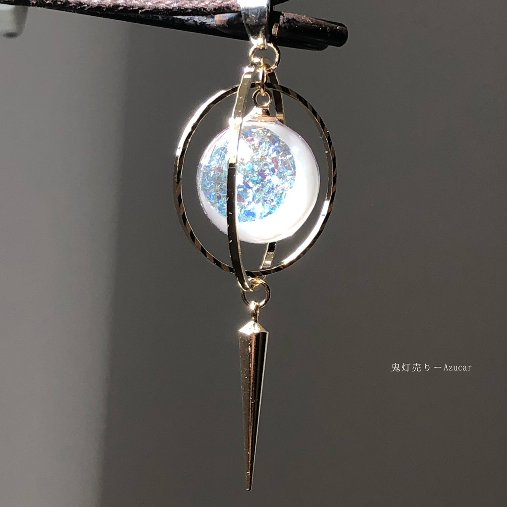 三日月サンセット オルゴナイトネックレス 蓄光する魔法のような球体 宇宙 レジン 白銀 version