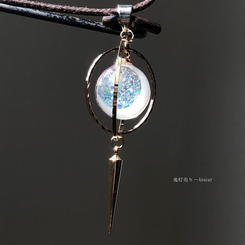 三日月サンセット オルゴナイトネックレス 蓄光する魔法のような球体 宇宙 レジン 白銀 version