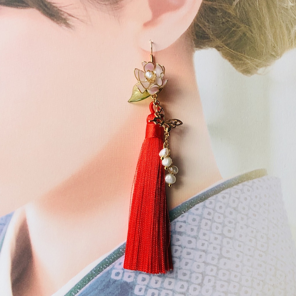 紅金魚と鬼灯と蓮の和風ピアス イヤリング 蝶々と淡水パール、ロングタッセル付き 着物や袴 成人式の和装小物にも★